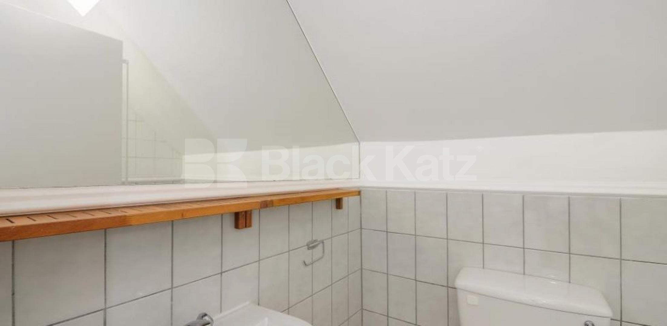 			2 Bedroom, 1 bath, 1 reception Flat			 Dresden Road, HIGHGATE-ARCHWAY-WHITEHALL PARK