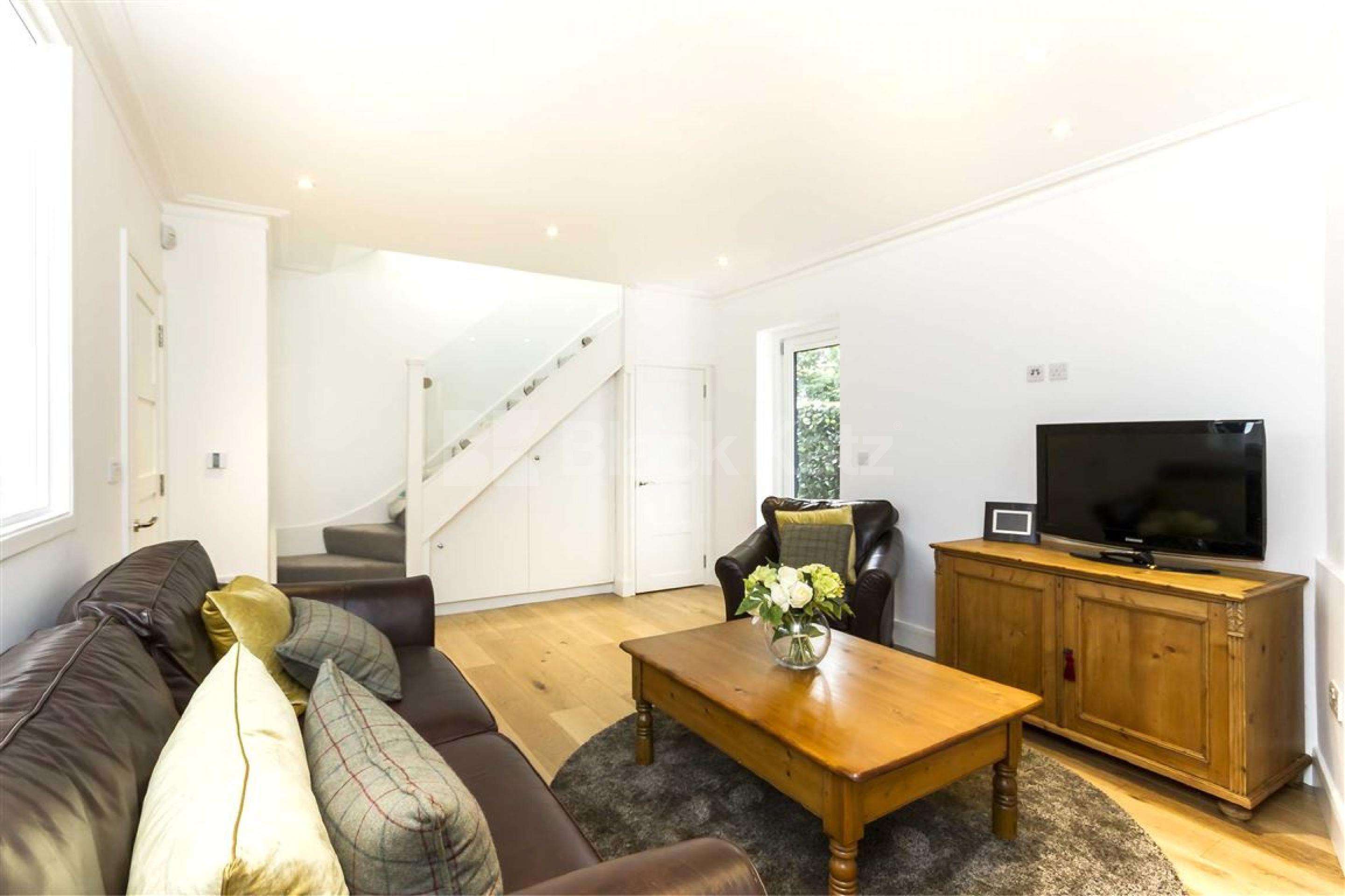 			NEW INSTRUCTION!, 2 Bedroom, 1 bath, 1 reception Flat			 Hilldrop Cresent, TUFNELL PARK N7