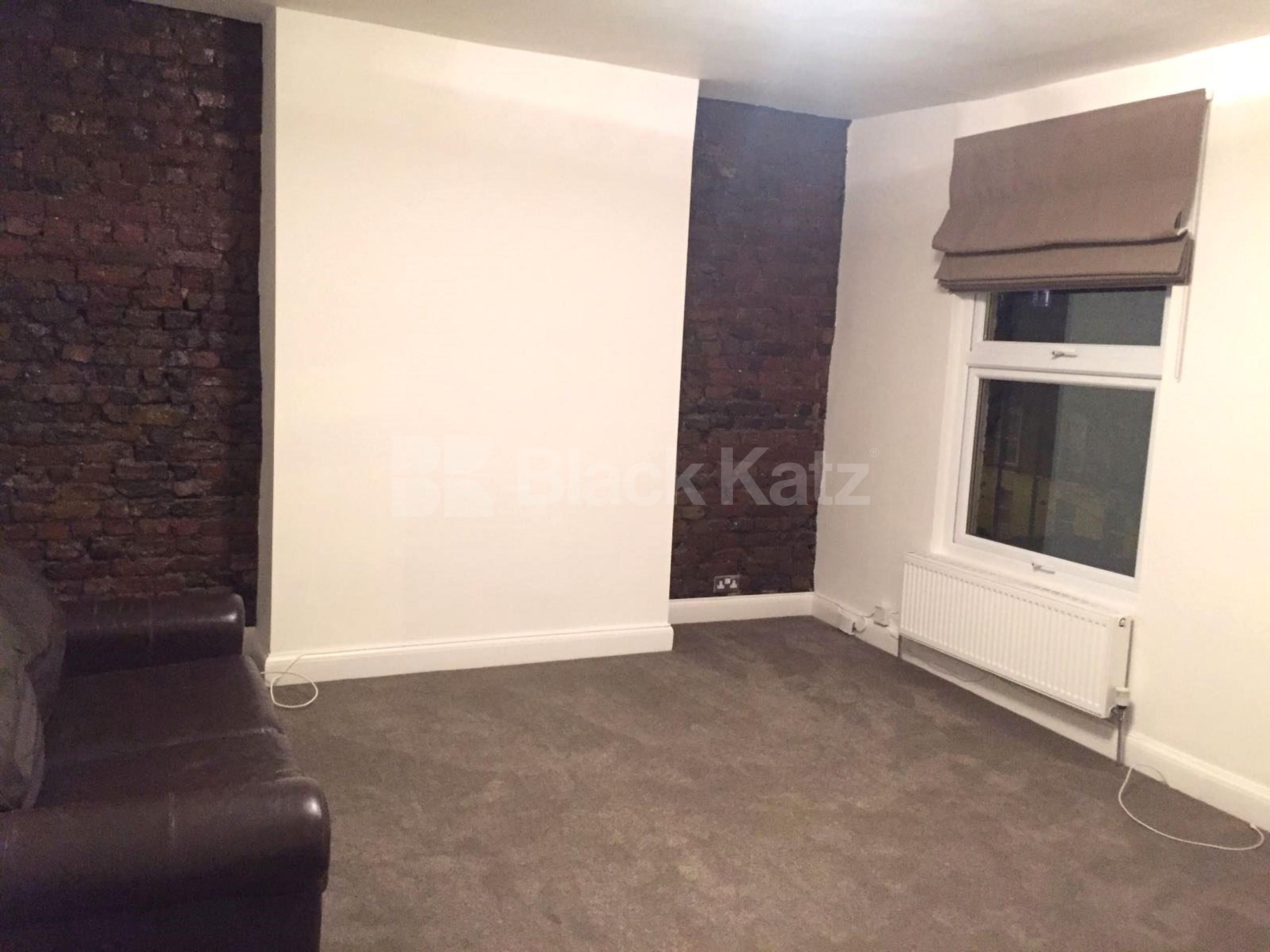 			NEW INSTRUCTION!, 2 Bedroom, 1 bath, 1 reception Flat			 Tollington Road, HOLLOWAY N7