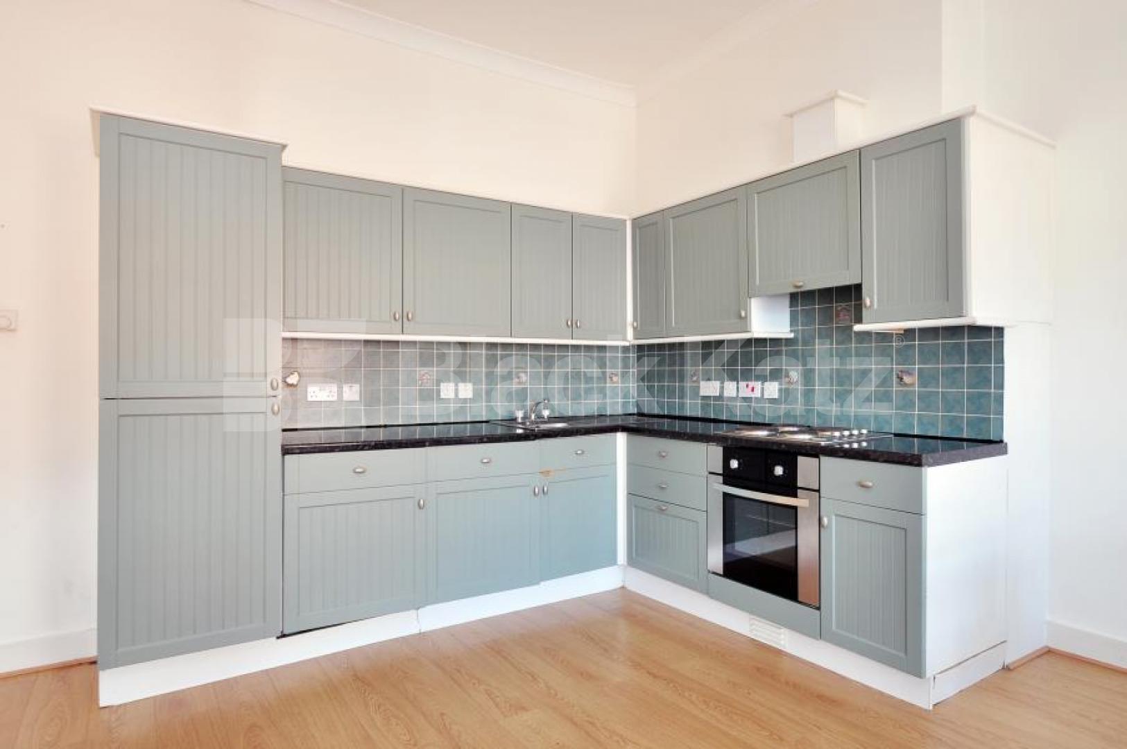 			MINS TO REGENTS PARK!, 1 Bedroom, 1 bath, 1 reception Flat			 Devonshire Place, MARYLEBONE