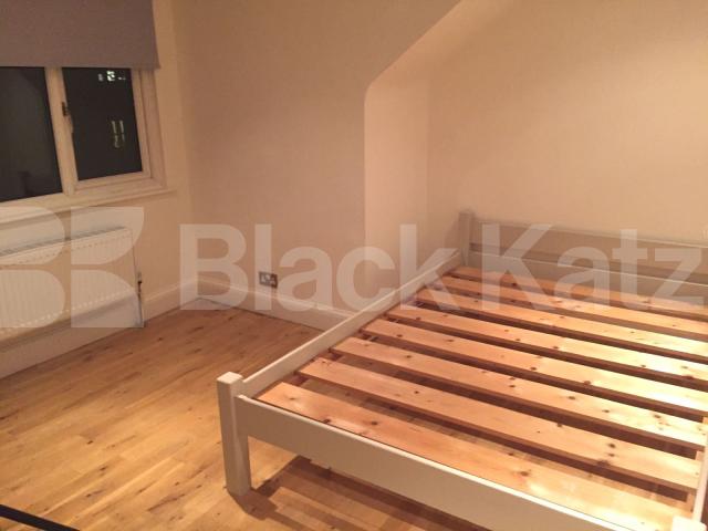 			NEW INSTRUCTION!, 2 Bedroom, 1 bath, 1 reception Flat			 Tollington Road, HOLLOWAY