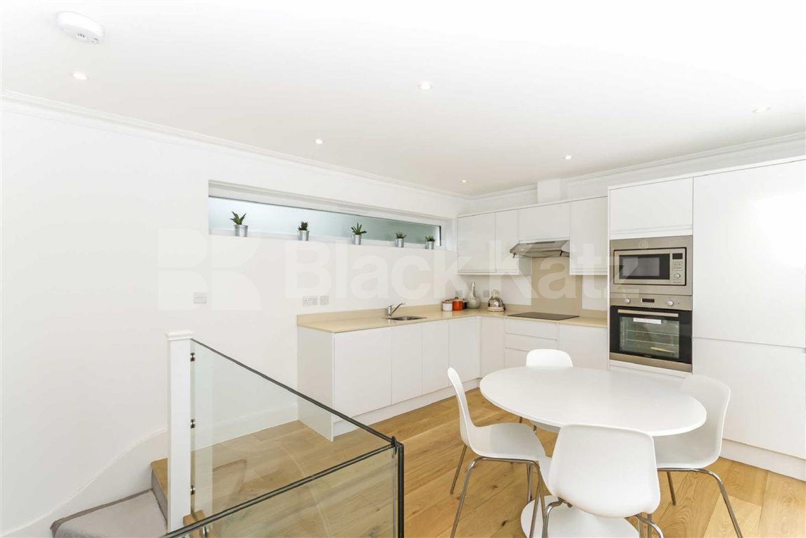 			NEW INSTRUCTION!, 2 Bedroom, 1 bath, 1 reception Flat			 Hilldrop Cresent, TUFNELL PARK