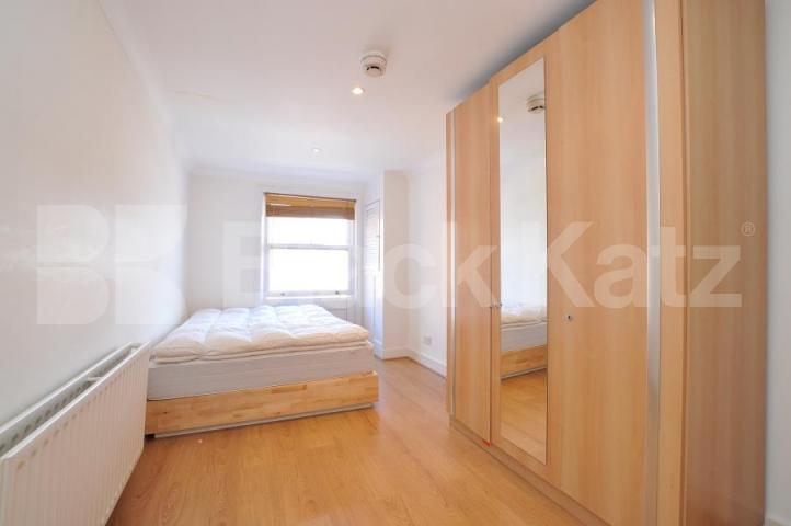 			MINS TO REGENTS PARK!, 1 Bedroom, 1 bath, 1 reception Flat			 Devonshire Place, MARYLEBONE