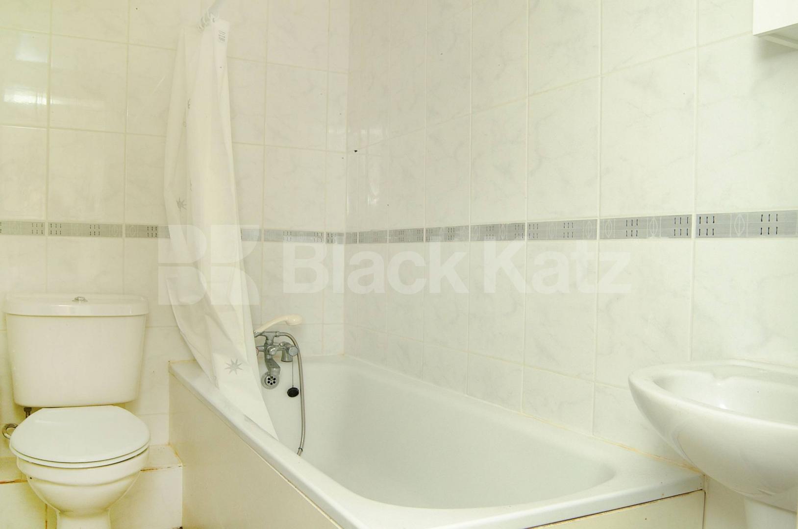 			NEW INSTRUCTION, Studio Apartment, 1 bath, 1 reception Flat			 Lorenzo Street, KINGS CROSS