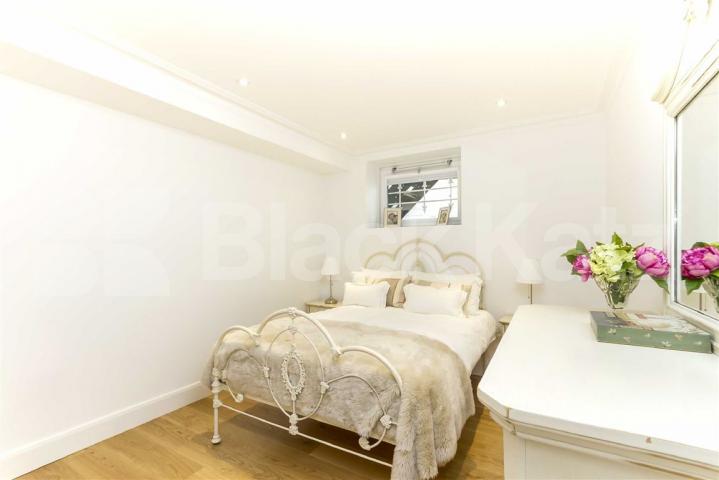 			NEW INSTRUCTION!, 2 Bedroom, 1 bath, 1 reception Flat			 Hilldrop Cresent, TUFNELL PARK