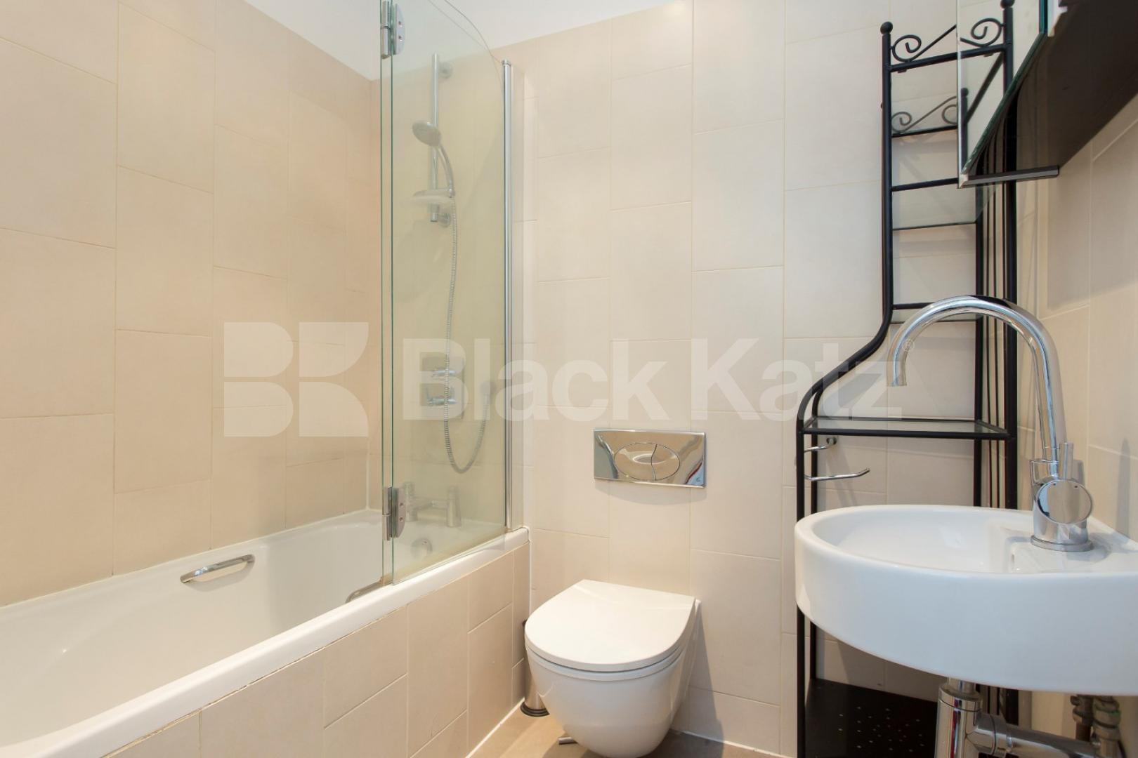 			NEW INSTRUCTION!, 1 Bedroom, 1 bath, 1 reception Flat			 Park Road, BAKER STREET