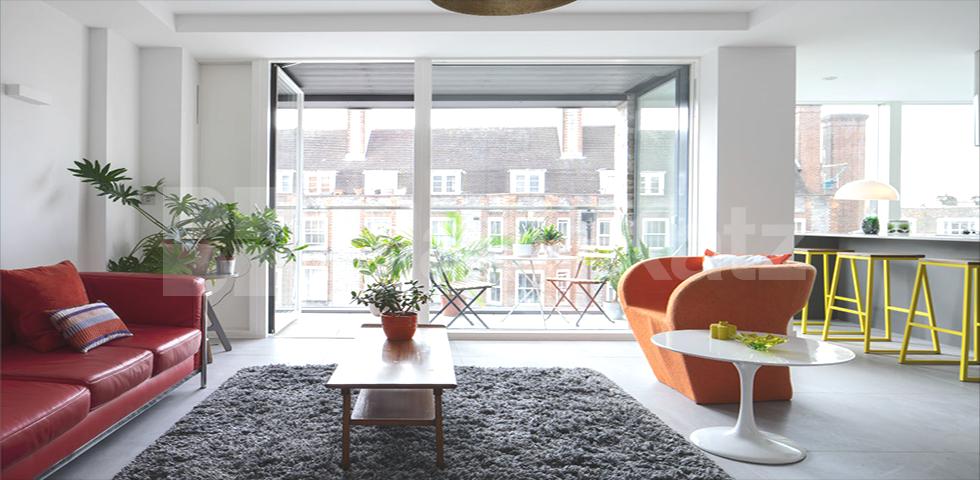 Luxury 3 bed two bath with balcony in a private development in Camden.  Cliff Villas, Camden 