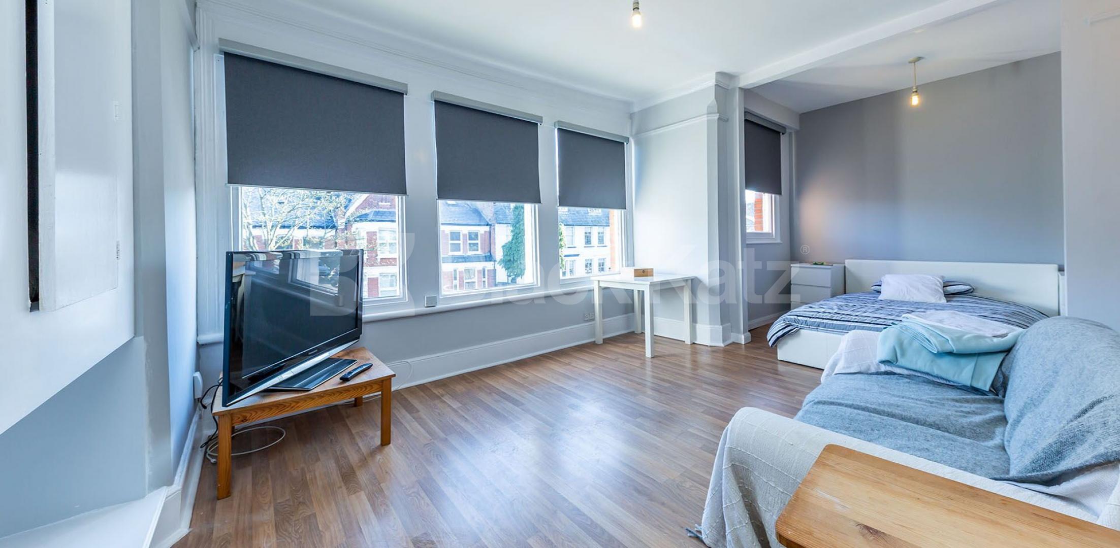 			Studio Apartment, 1 bath, 0 reception Flat			 Muswell Avenue , Muswell Hill