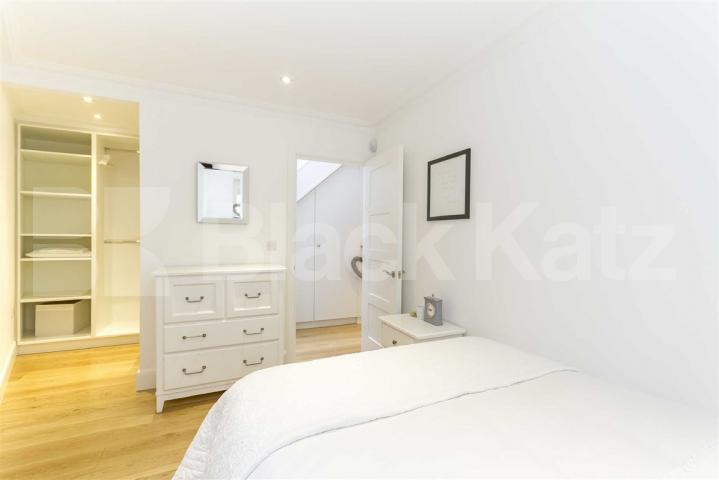 			NEW INSTRUCTION!, 2 Bedroom, 1 bath, 1 reception Flat			 Hilldrop Cresent, TUFNELL PARK