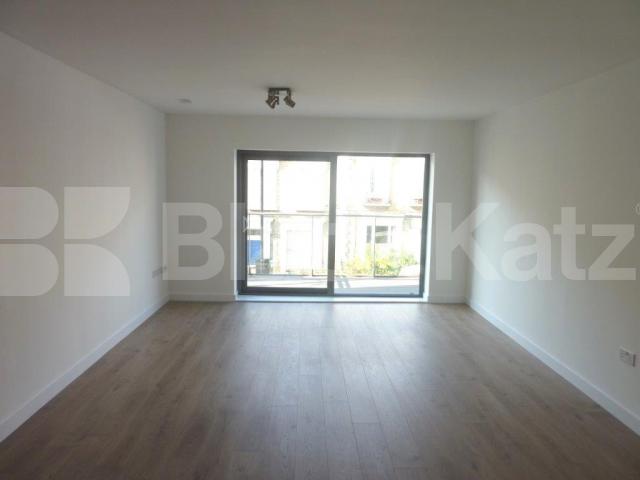 			LUXURY NEW MODERN DEVELOPMENT!, 3 Bedroom, 1 bath, 1 reception Flat			 Allcroft Road, KENTISH TOWN