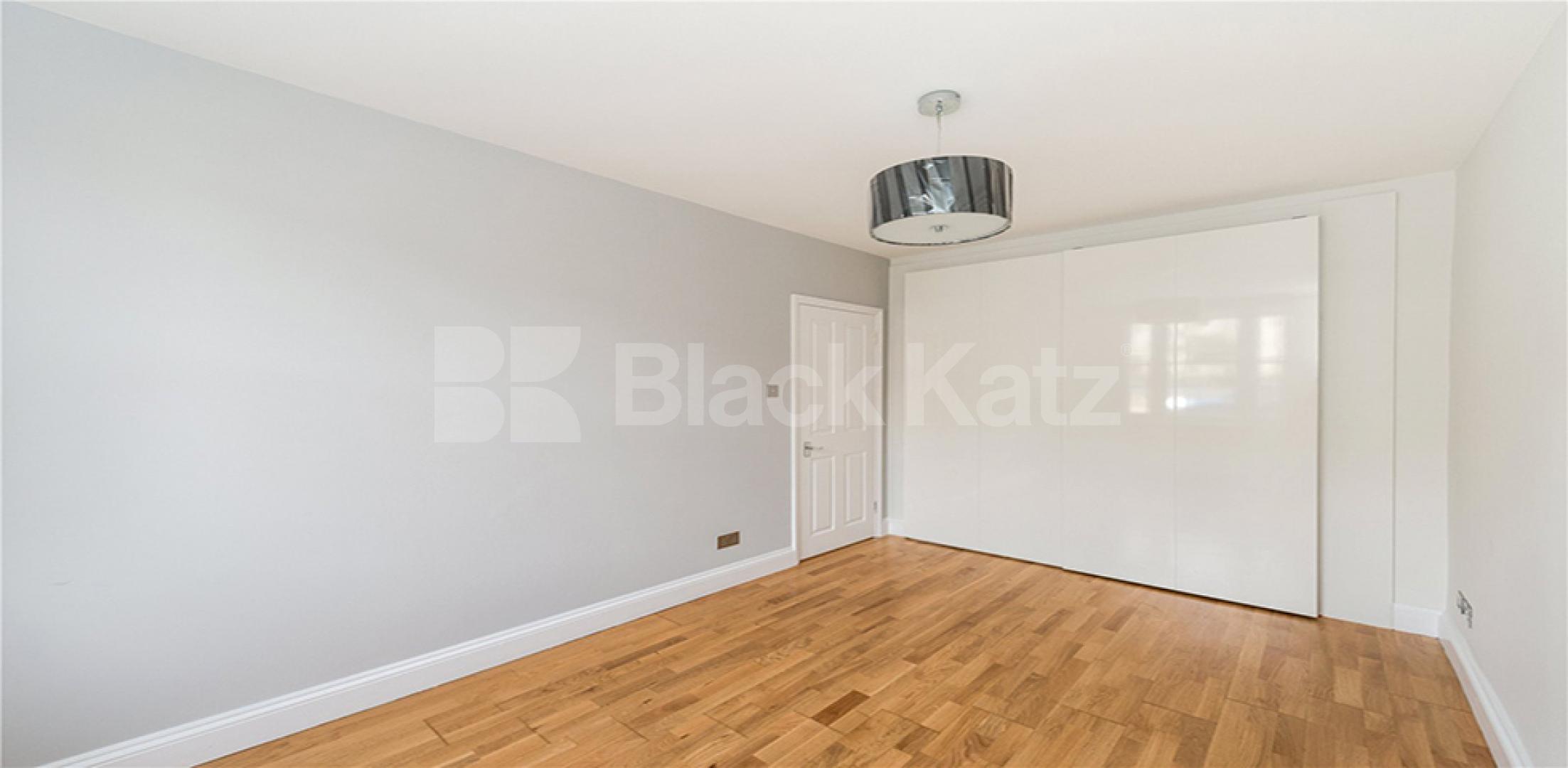 			1 Bedroom, 1 bath, 1 reception Flat			 Lisson Grove, Marylebone