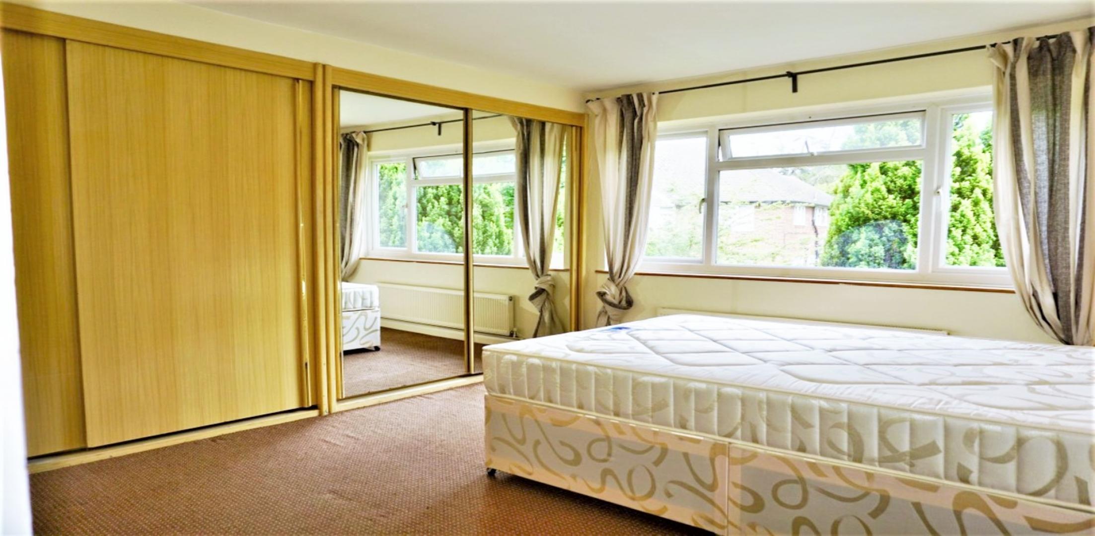 			2 Bedroom, 1 bath, 1 reception Flat			 Sterling Avenue, EDGWARE