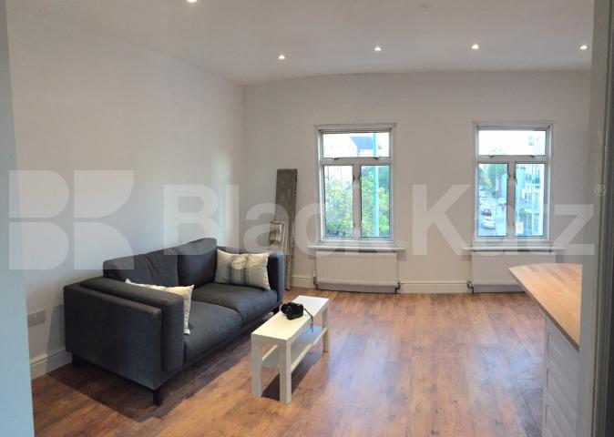 			l, 2 Bedroom, 1 bath, 1 reception Apartment			 Battersea Park Road, Battersea