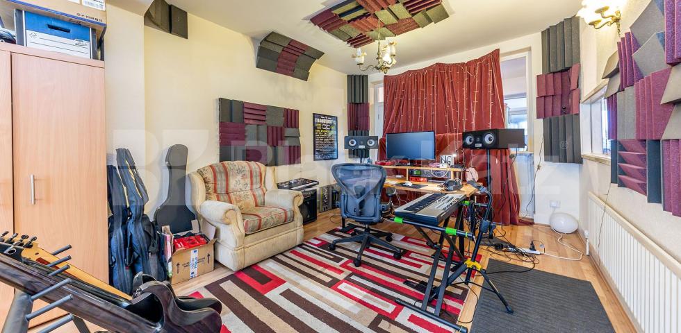 			3 bedroom House, 3 Bedroom, 1 bath, 1 reception House			 Stirling Road, WOOD GREEN