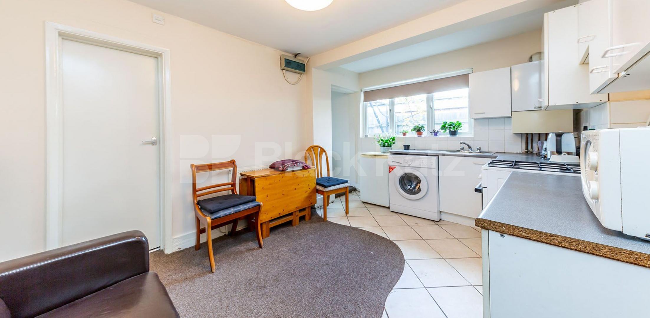 			Includes Gas, electric, water and Council Tax, Studio Apartment, 1 bath, 1 reception Ground Floor Flat			 Whittington Road, Bounds Green / Wood Green