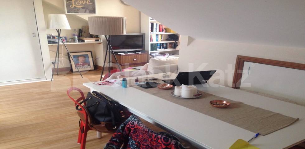 			UNDER OFFER , Studio Apartment, 1 bath, 1 reception Studio			 Queenstown Road, Battersea