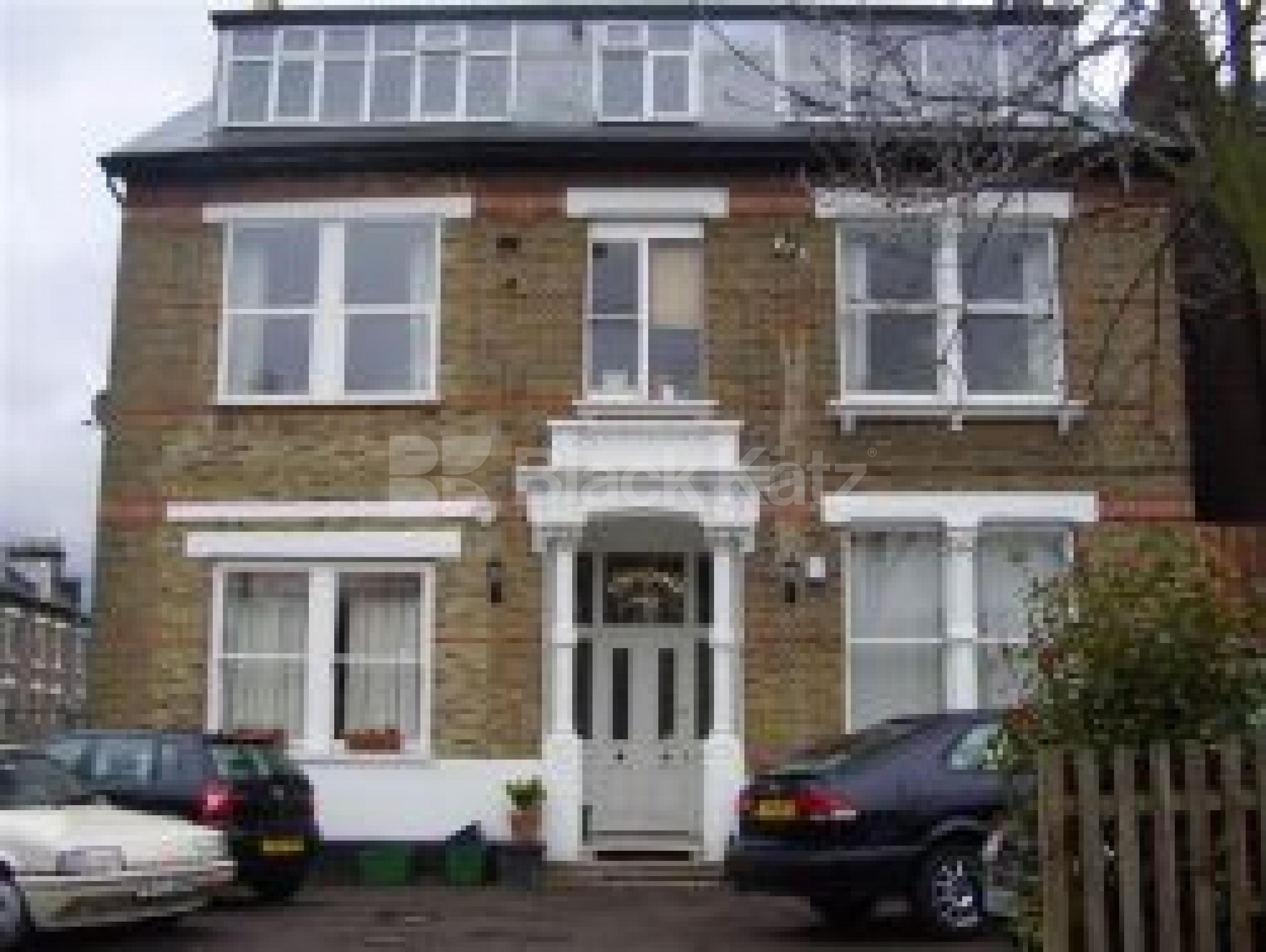 			1 Bedroom, 1 bath, 1 reception Flat			 Queens Drive, FINSBURY PARK N4 N4
