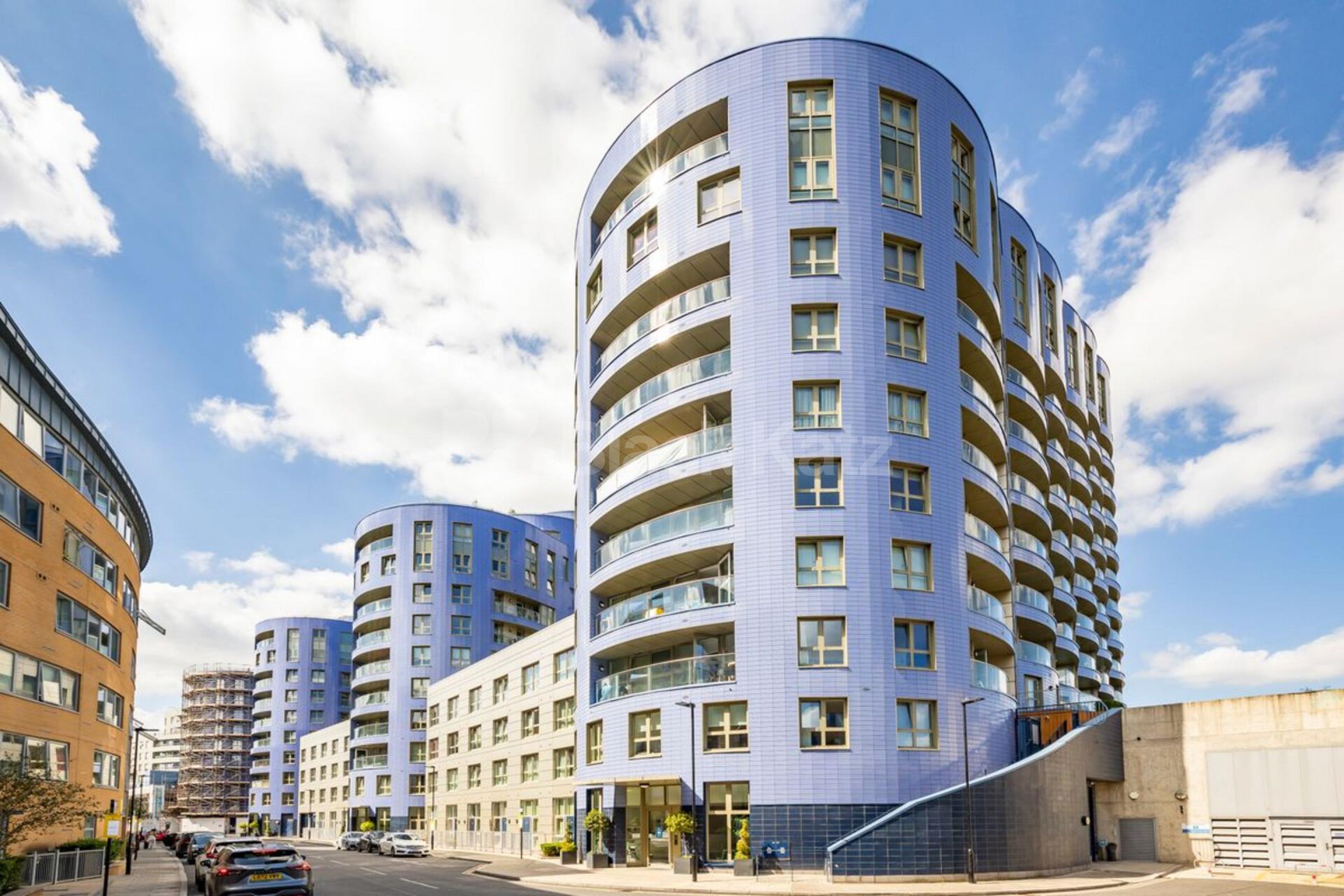 sought after development in the Highbury area with 2 bathrooms and 2 bathrooms  Queensland Road , Highbury N7