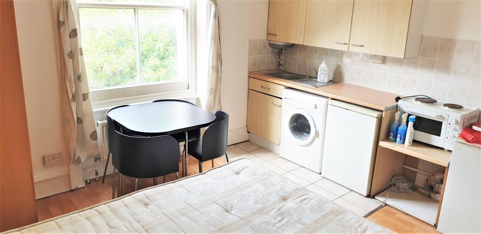 			Studio Apartment, 1 bath, 1 reception Studio			 Adamson Road, BELSIZE PARK
