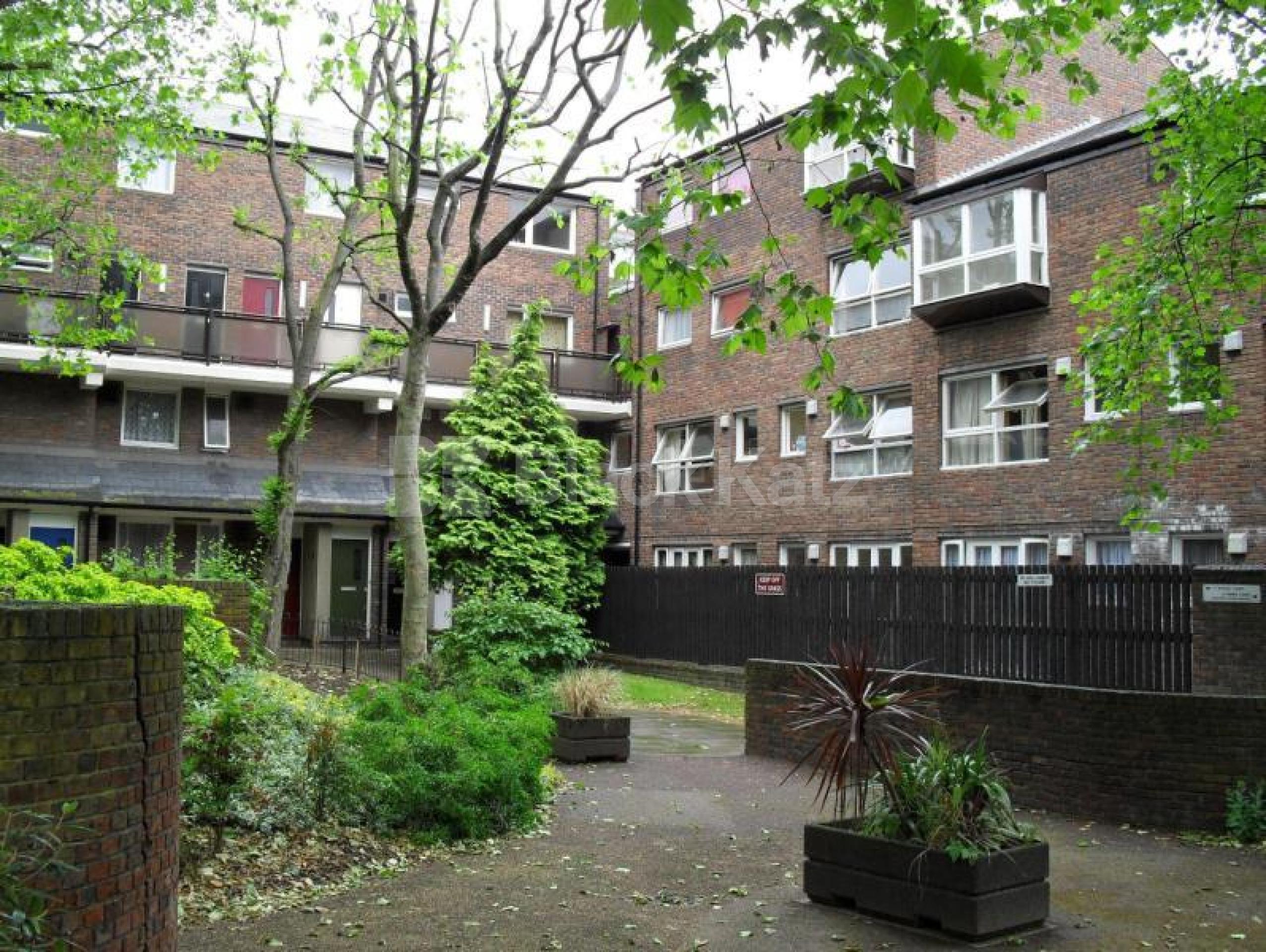 			NEW INSTRUCTION!, 2 Bedroom, 1 bath, 1 reception Flat			 Cunningham Place, St Johns Wood NW8