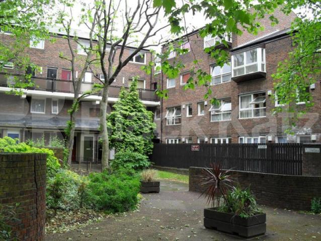 			NEW INSTRUCTION!, 2 Bedroom, 1 bath, 1 reception Flat			 Cunningham Place, St Johns Wood