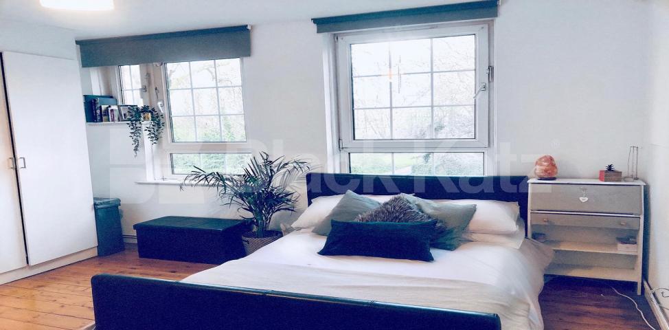 			LET, 3 Bedroom, 1 bath, 1 reception Apartment			 Renton  Close, Brixton
