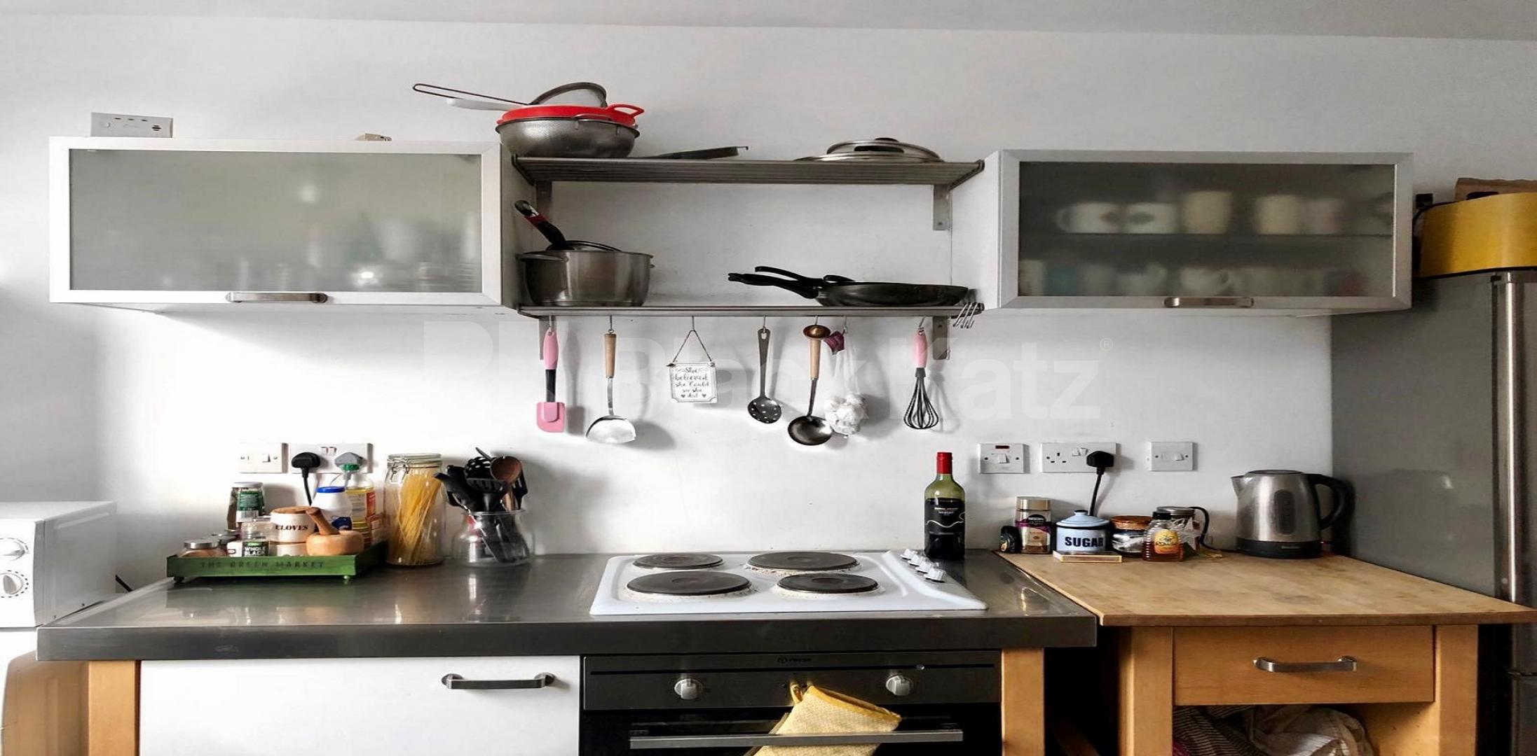 			LET, 3 Bedroom, 1 bath, 1 reception Apartment			 Renton  Close, Brixton