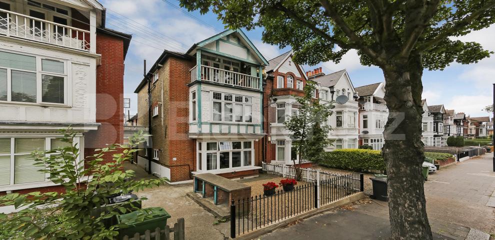 			NEW INSTRUCTION , 1 Bedroom, 1 bath, 1 reception Apartment			 Thornton Avenue, Streatham Hill