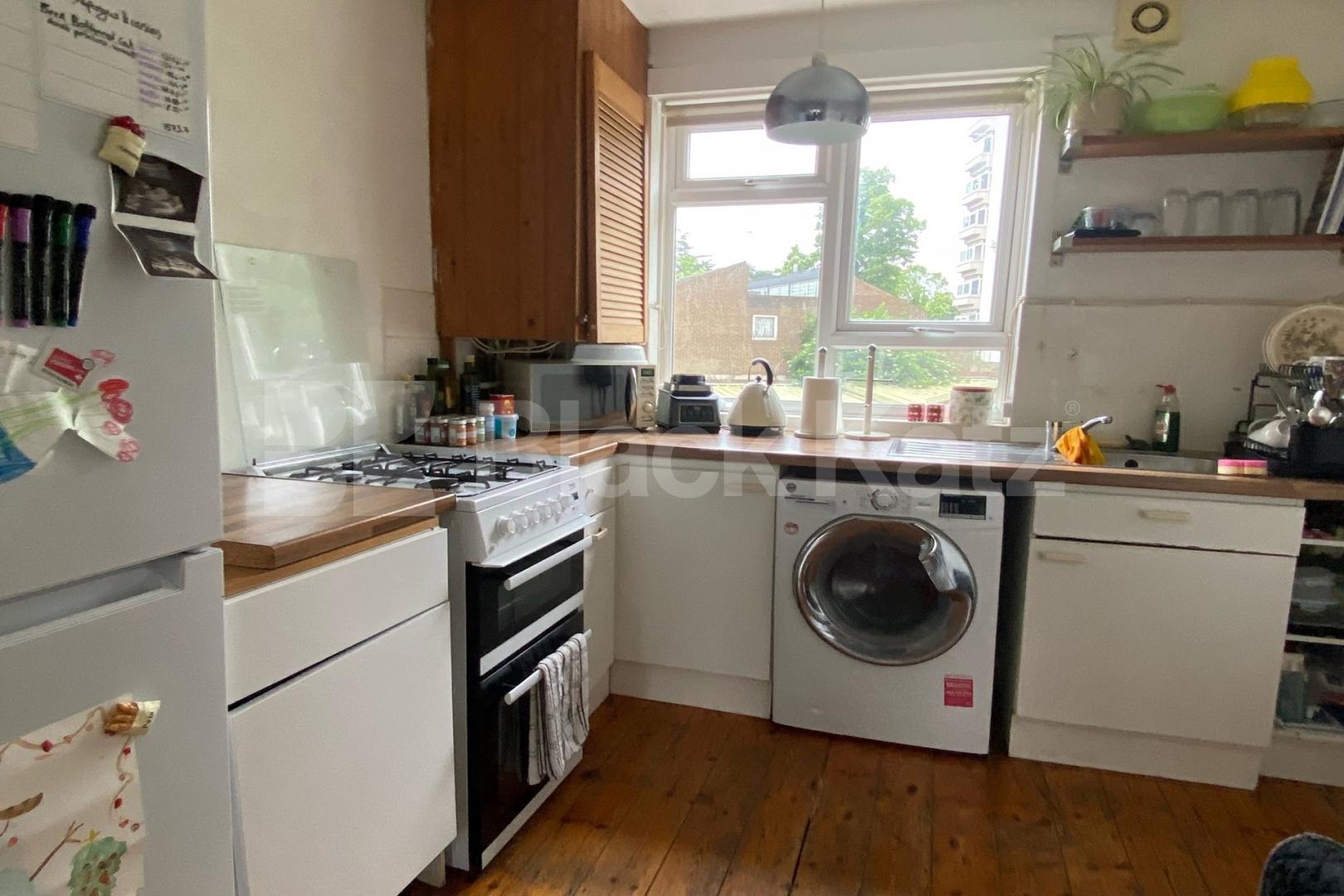 Bright & airy larger than average Mid-Century apartment  Rodenhurst Road, Clapham Park