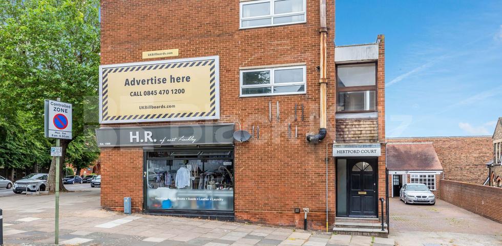 			2 Bedroom, 1 bath, 1 reception Flat			 High Road, East Finchley