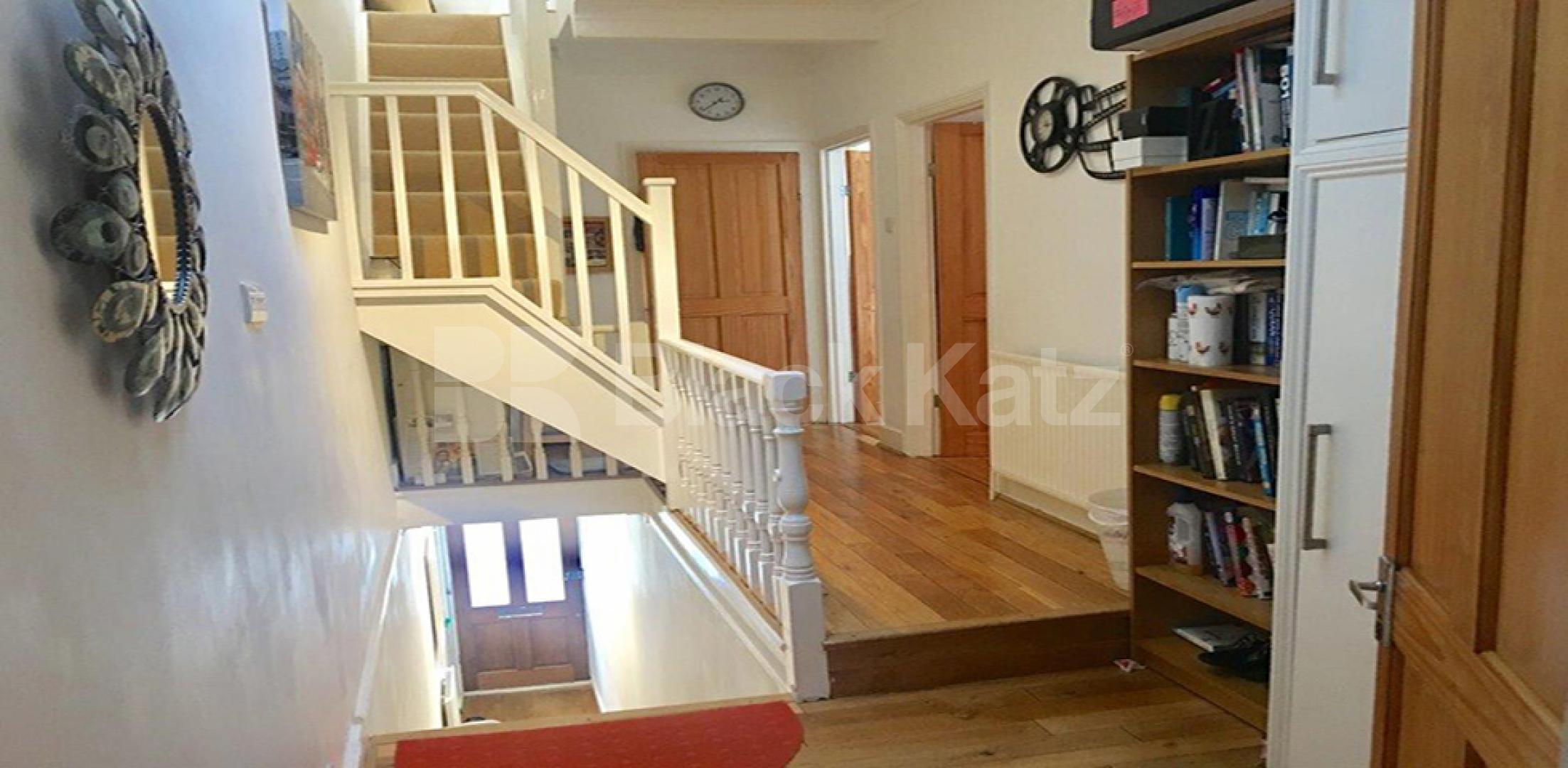 			UNDER OFFER , 4 Bedroom, 1 bath, 1 reception Maisonette			 Radbourne Road, Clapham South/Balham 