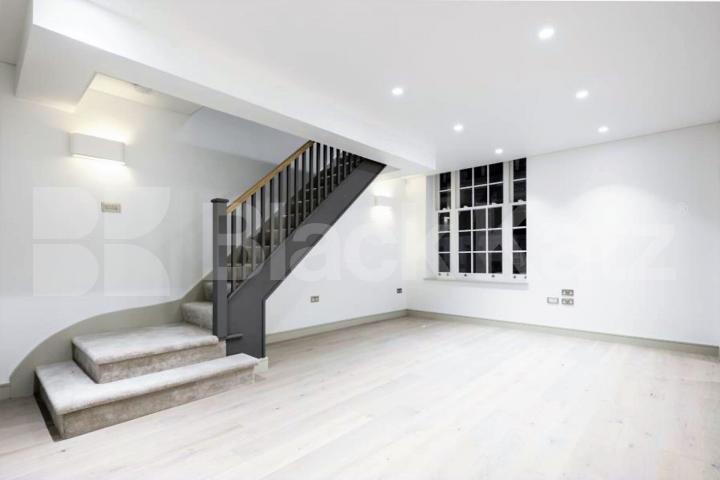 Luxury new 2 bed split level house with patio area in Kentish Town Raglan Street, Kentish Town