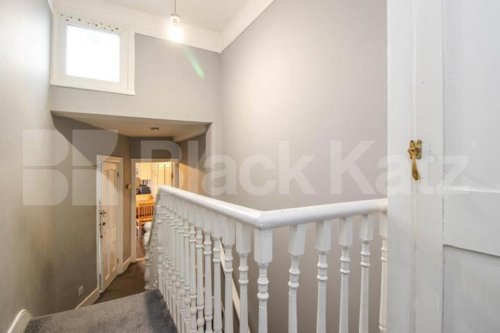 A well-presented three double bedroom flat on Raleigh Road, N8 Raleigh Road, Hornsey