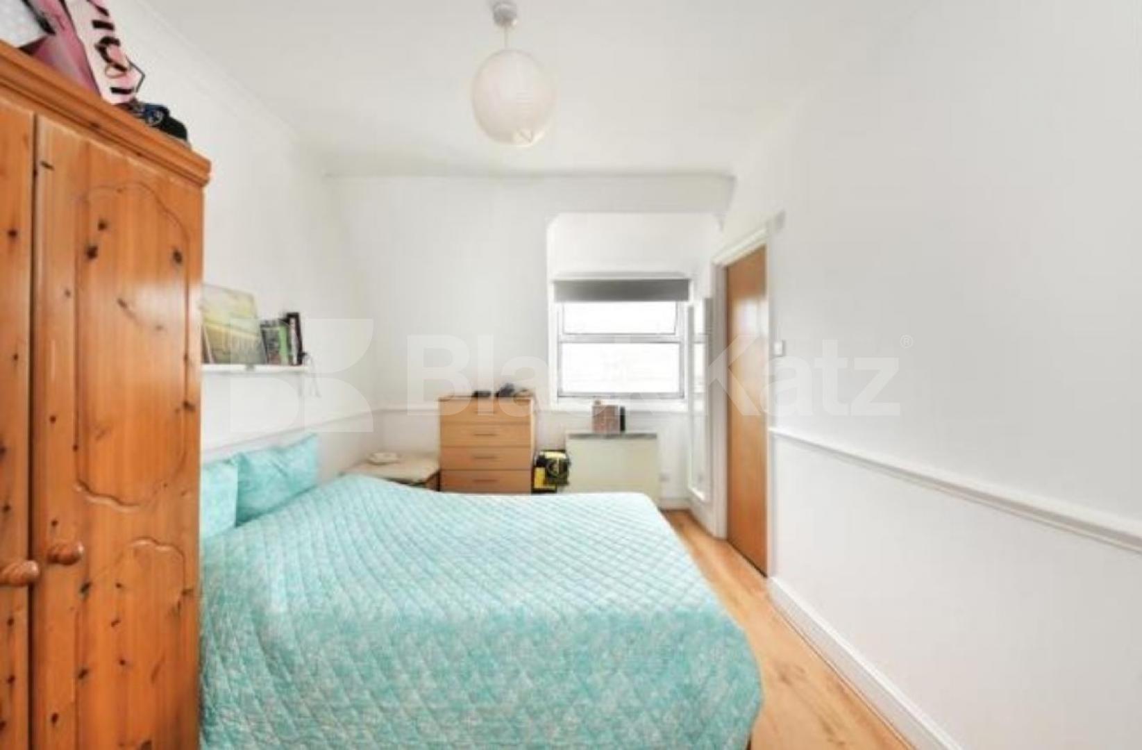 			New Instruction!, 1 Bedroom, 1 bath, 1 reception Flat			 Topsfield Parade, Crouch End N8