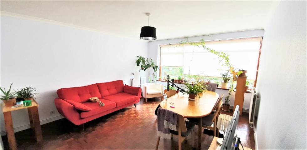 			2 Bedroom, 1 bath, 1 reception Flat			 Teignmouth Road, MAPESBURY CONSERVATION AREA