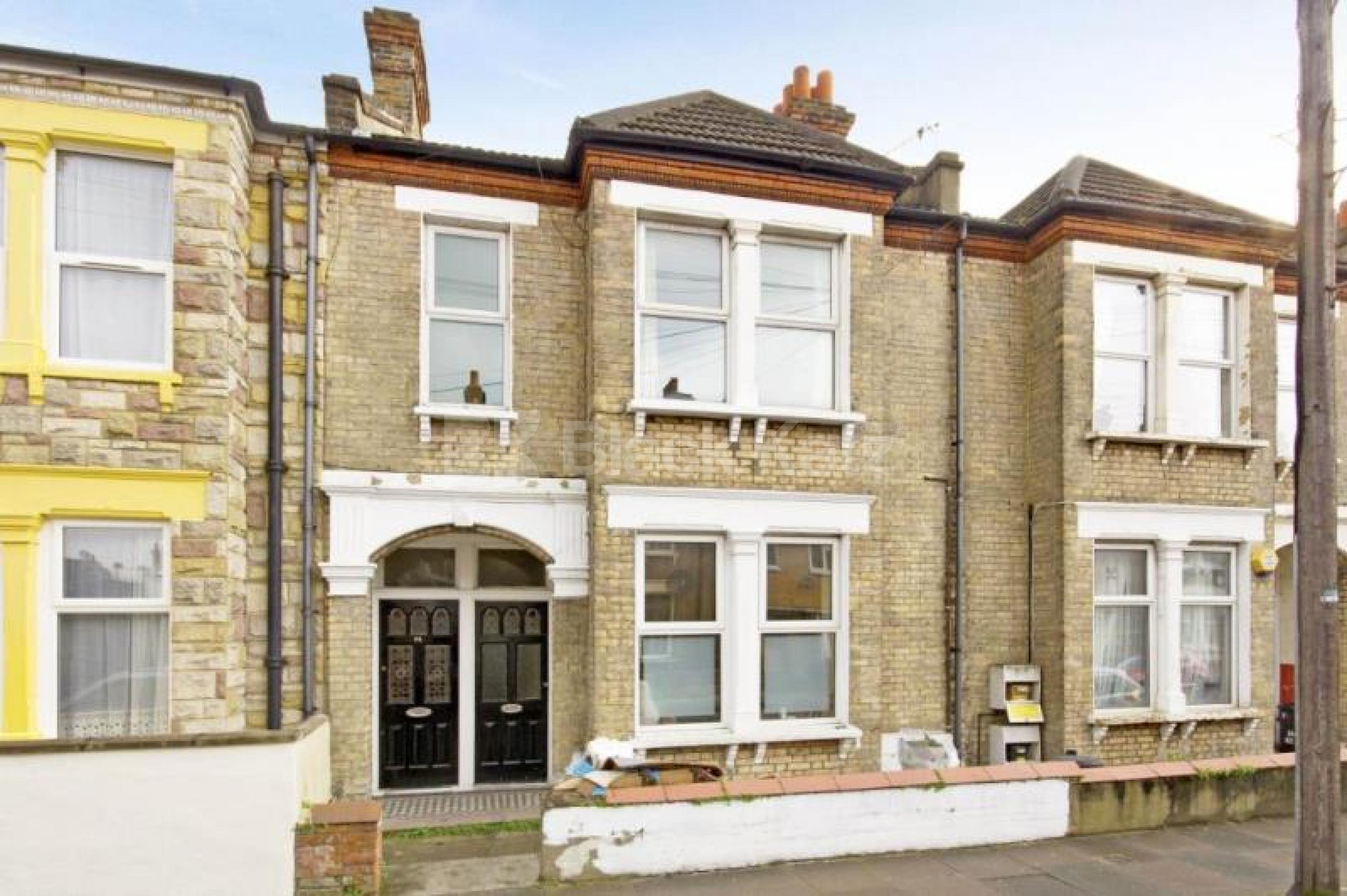 			3 Bedroom, 1 bath, 1 reception Apartment			 Renmuir Street, Tooting SW17