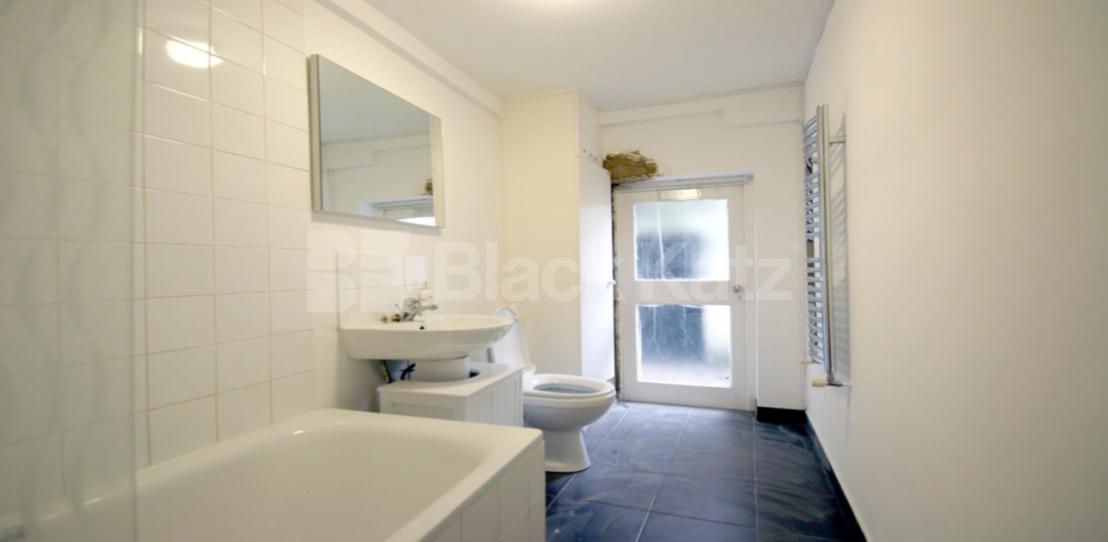 			1 Bedroom, 1 bath, 1 reception Apartment			 Amwell Street, CLARKENWELL / FARRINGDON