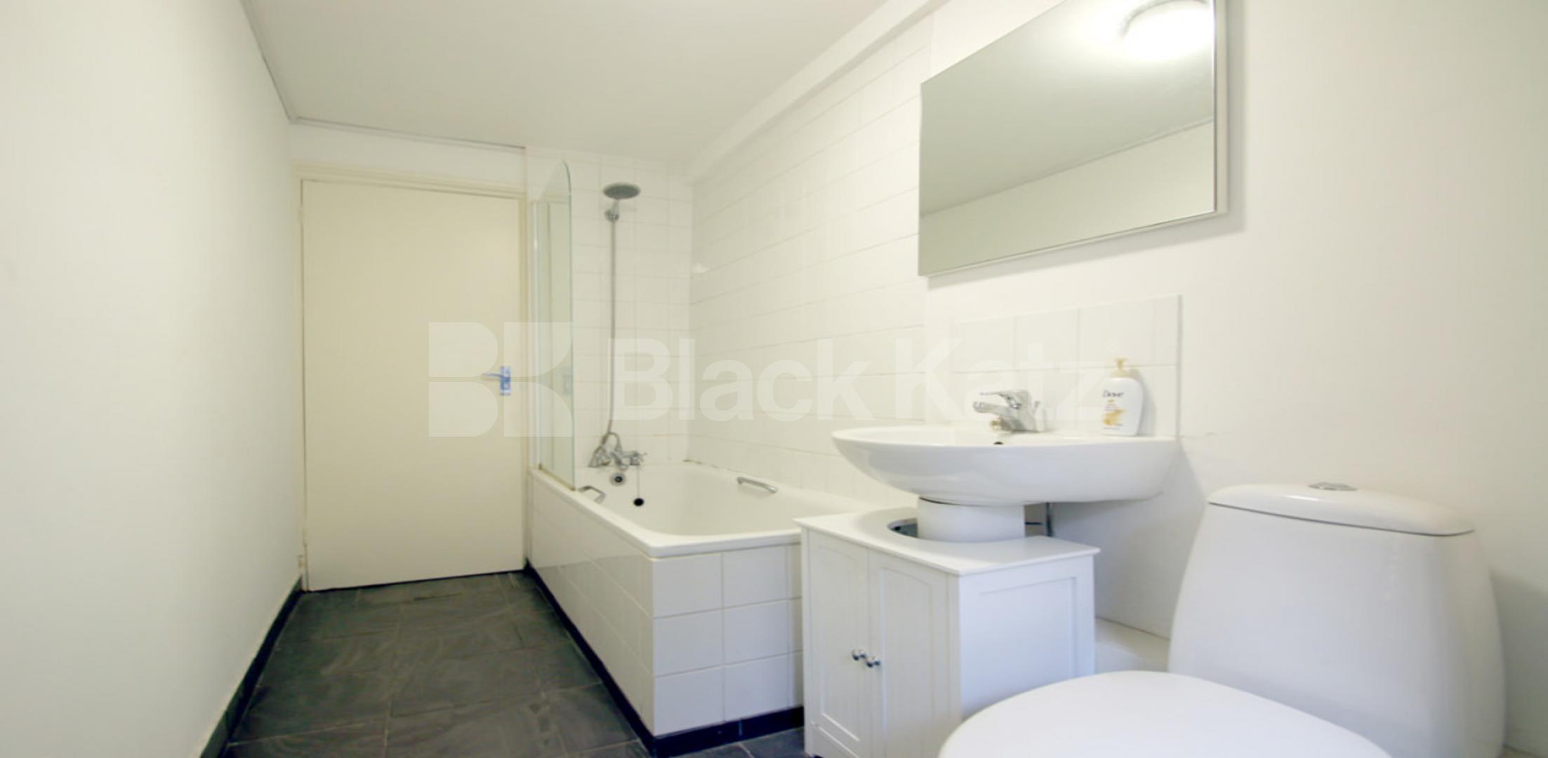 			1 Bedroom, 1 bath, 1 reception Apartment			 Amwell Street, CLARKENWELL / FARRINGDON