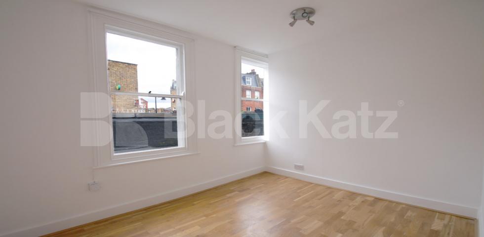 			2 Bedroom, 1 bath, 1 reception Apartment			 CHAPEL MARKET N1, ANGEL-ISLINGTON
