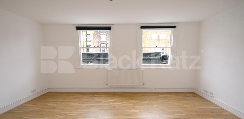 			2 Bedroom, 1 bath, 1 reception Apartment			 CHAPEL MARKET N1, ANGEL-ISLINGTON