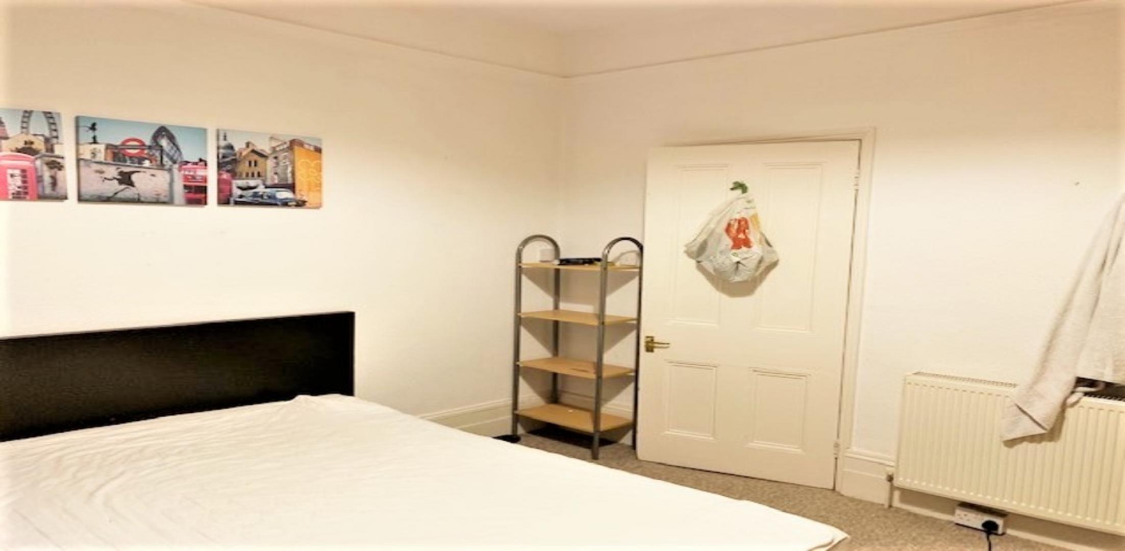 			PRIVATE GARDEN, 2 Bedroom, 1 bath, 1 reception Flat			 Mackeson Road, HAMPSTEAD HEATH