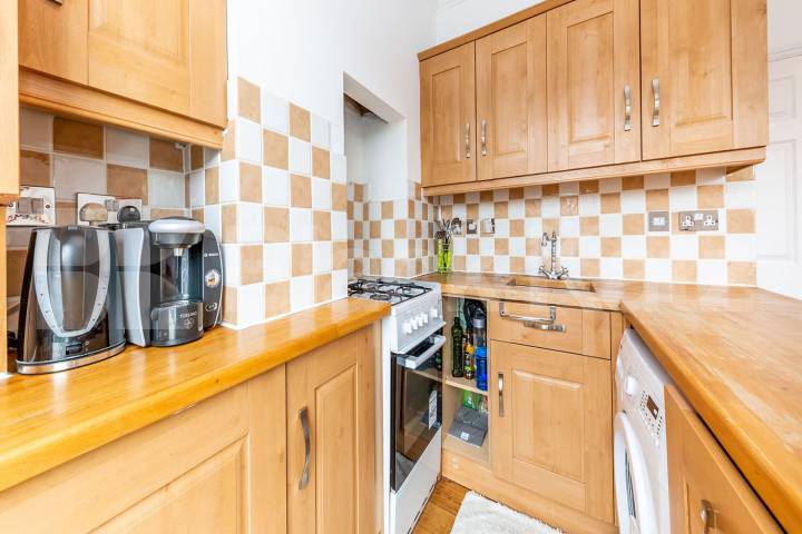 A very Spacious 1 bedroom with large top floor study / double bedroom  Riversdale road, Highbury