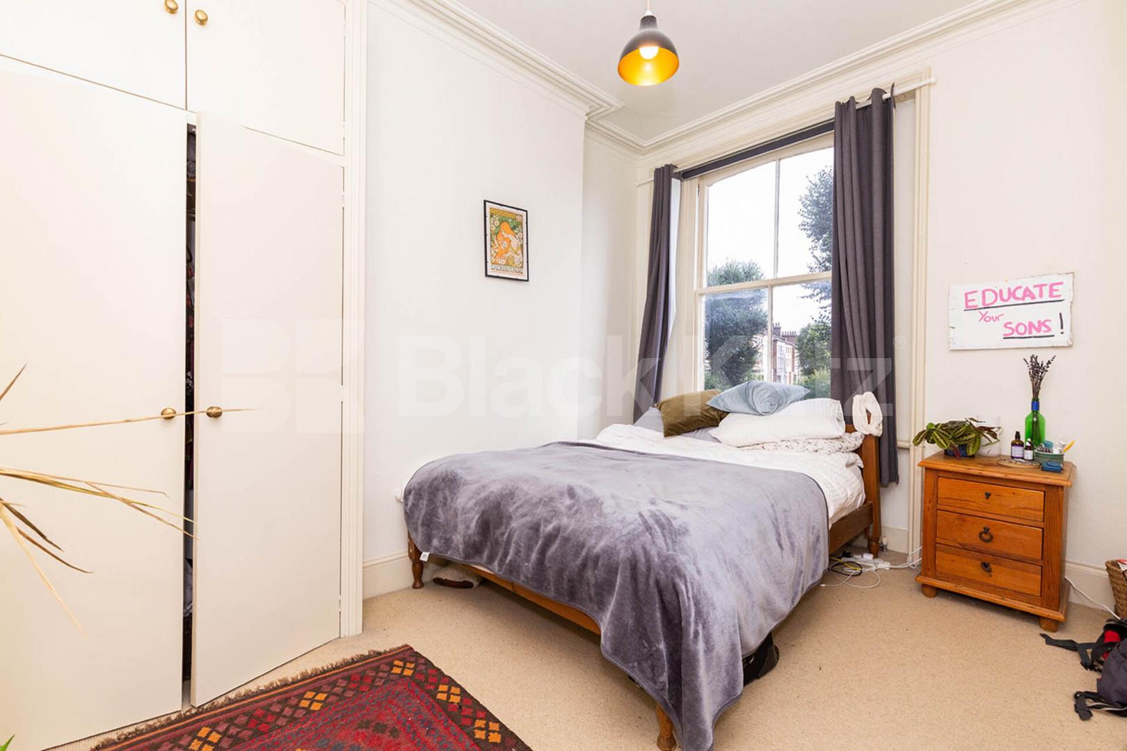 A very Spacious 1 bedroom with large top floor study / double bedroom  Riversdale road, Highbury
