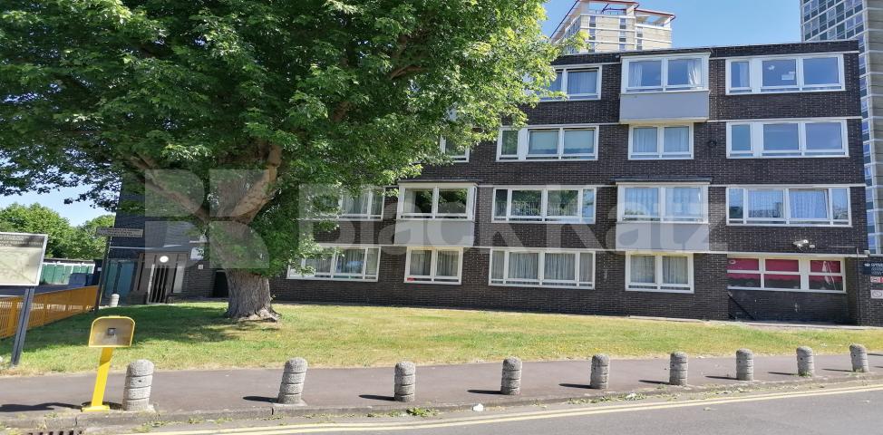 			LET , 3 Bedroom, 1 bath, 1 reception Apartment			 Rolls Road, Bermondsey