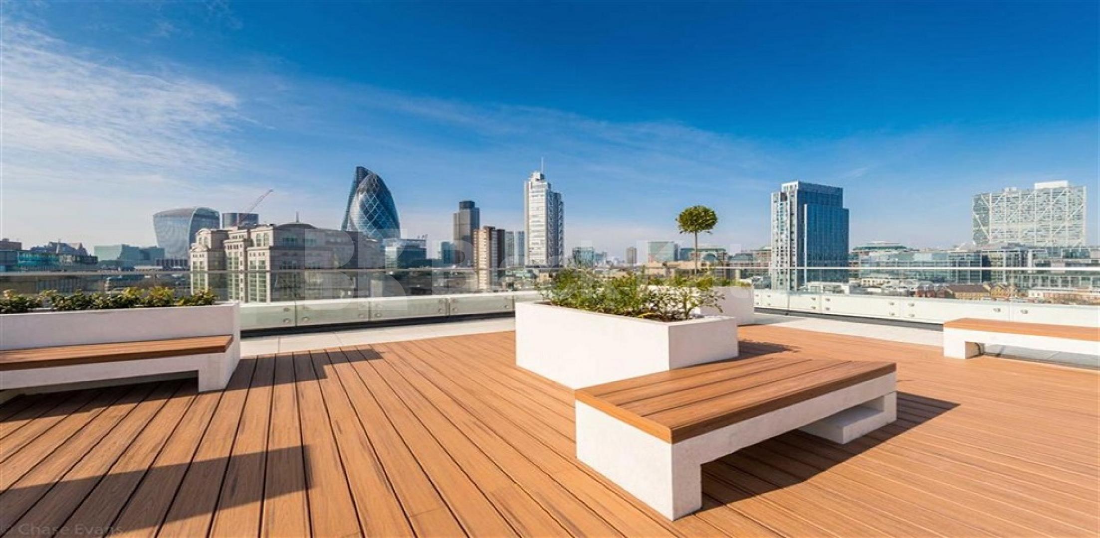 			LET, 2 Bedroom, 1 bath, 1 reception Penthouse			 Kensington Apartments, 11 Commercial Street, Aldgate