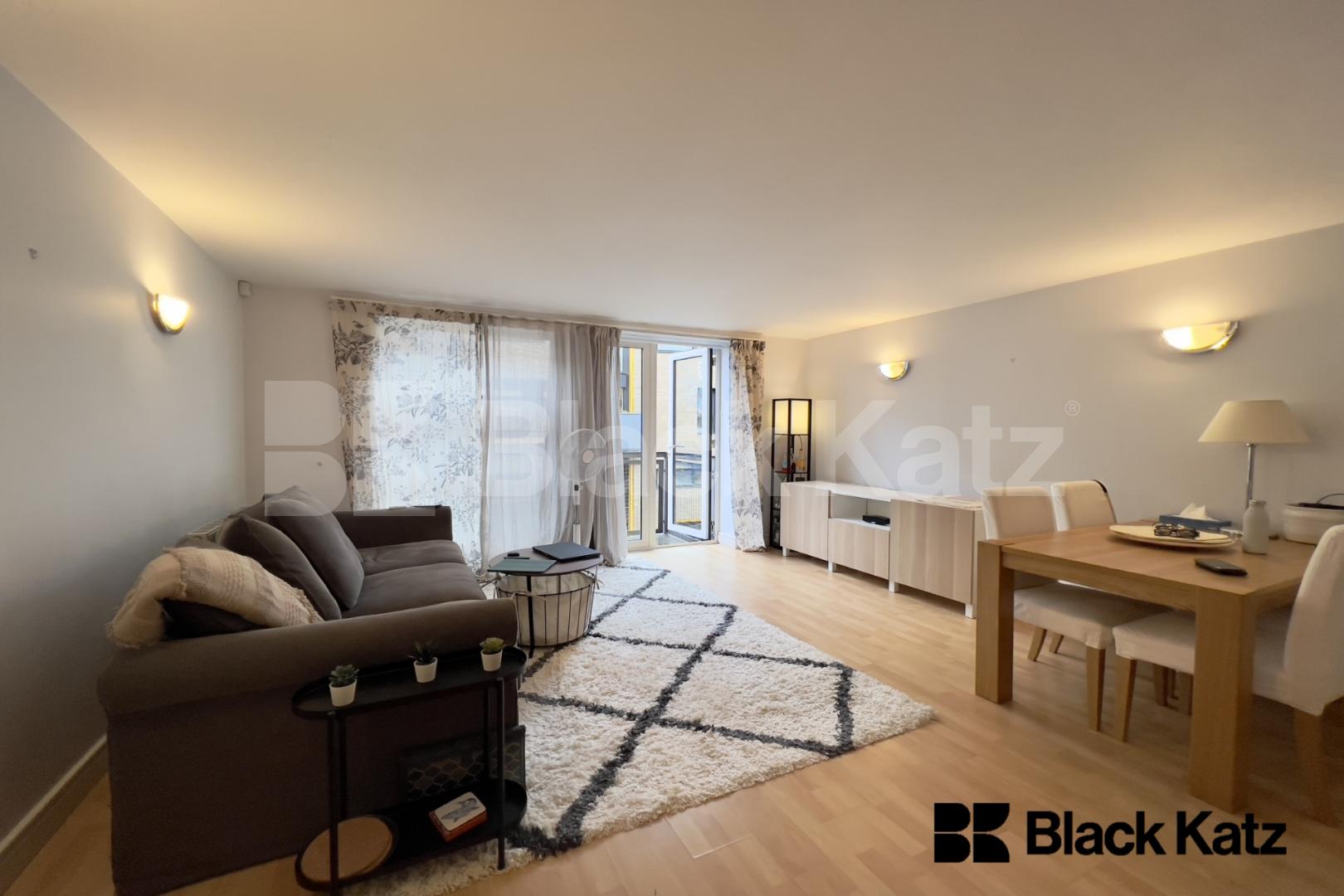 Duplex one bedroomed apartment which Includes Residents Parking & Water Rates Florin Court. Tanner Street, London Bridge 