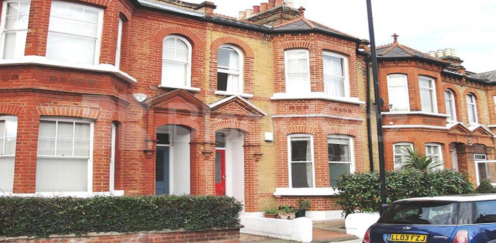 			NEW INSTRUCTION , 4 Bedroom, 1 bath, 1 reception House			 Rosebery Road, Clapham Park
