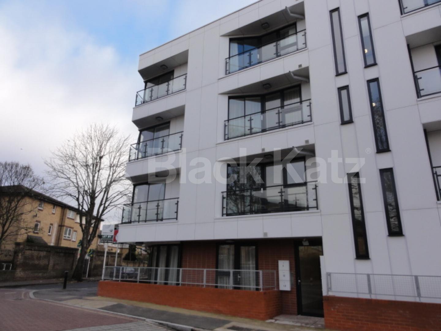 			1 Bedroom, 1 bath, 1 reception Apartment			 Gloucester Court, Rowcross St., Bermondsey