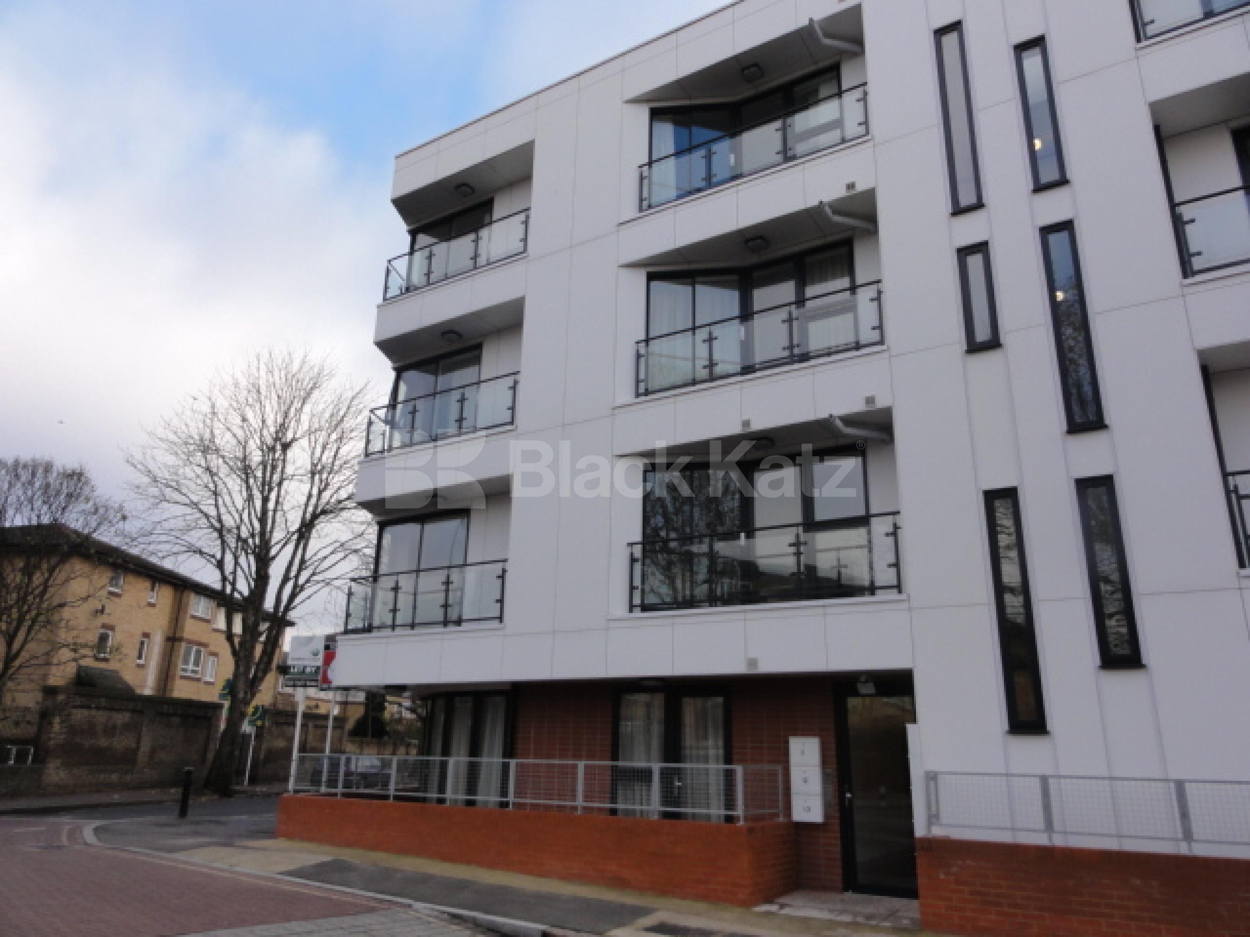 			1 Bedroom, 1 bath, 1 reception Apartment			 Gloucester Court, Rowcross St., Bermondsey SE1