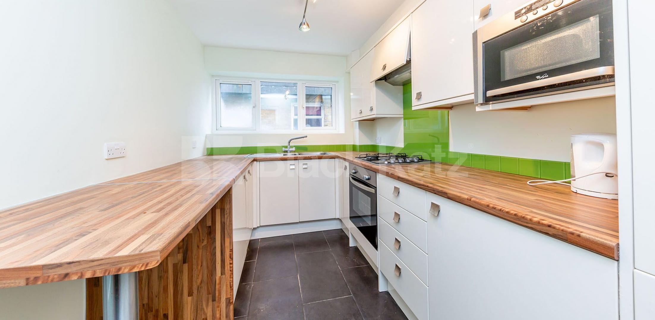 			NEW INSTRUCTION!, 2 Bedroom, 1 bath, 1 reception Flat			 Lyonsdown Road, Barnet